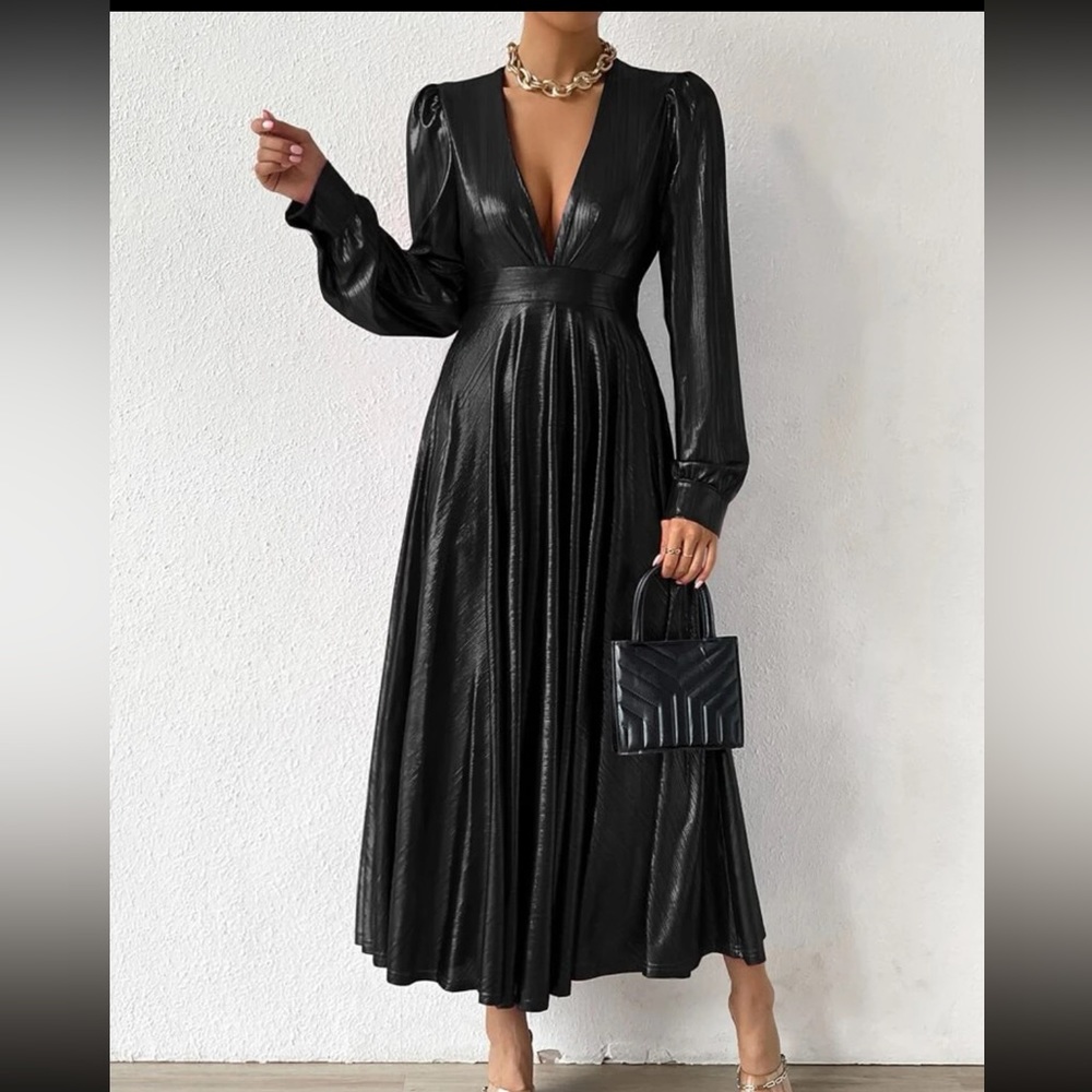 Long sleeve Black Maxi Dress - metallic fabric. Size L 8-10